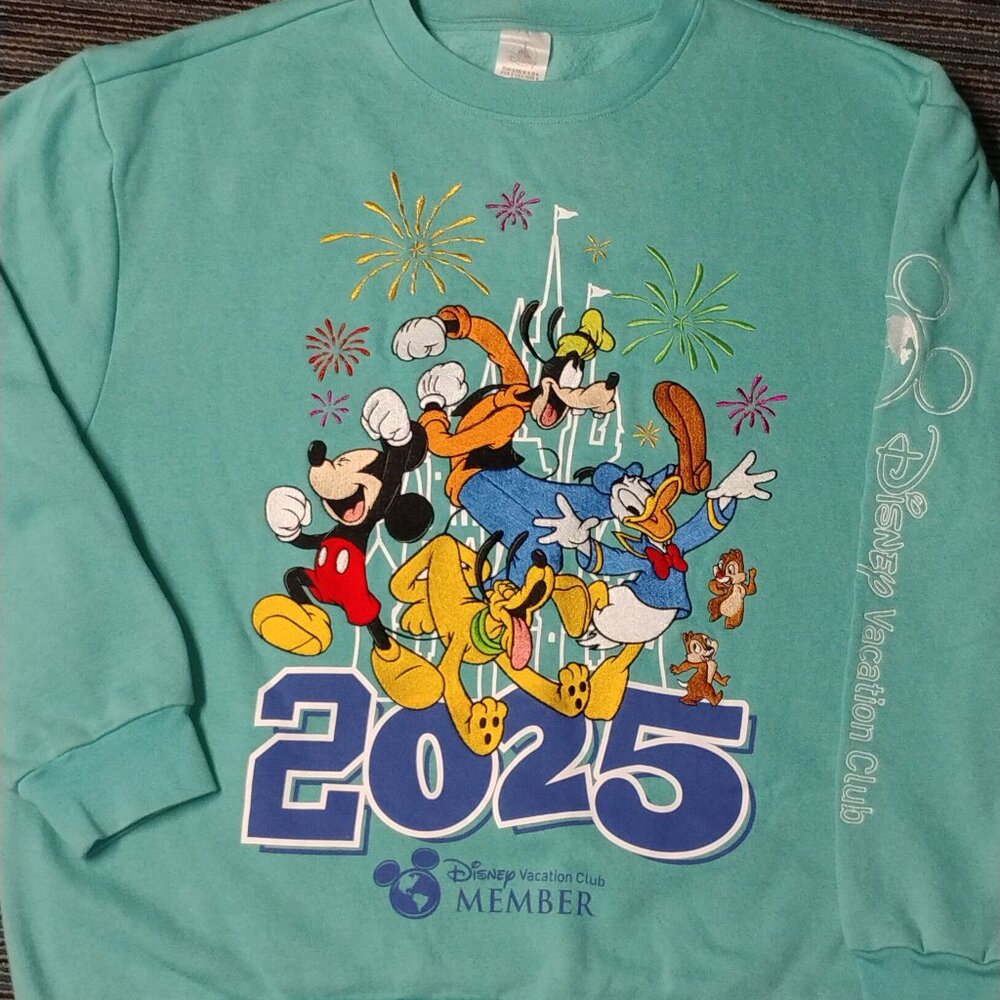 Disney Vacation Club 2025 Sweatshirt